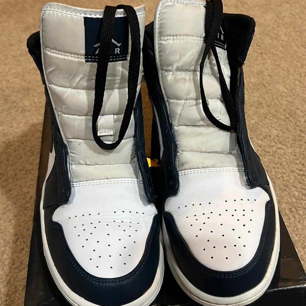 Air Jordan one mids size 11 men’s